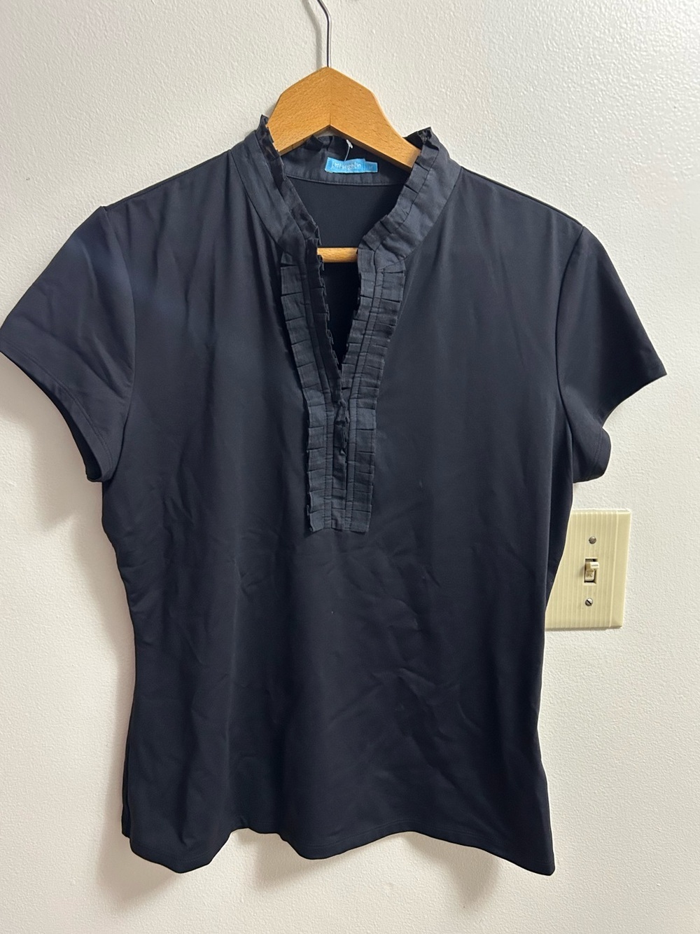 J. McLaughlin Black Short-Sleeve Ruffle Placket Shirt (Size- M)